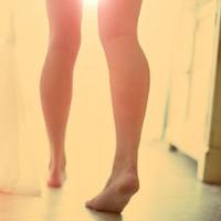 Стихове за краката женски крака