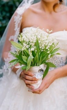 Сватбен букет от лилии от снимката на долината и опции на цветен режим