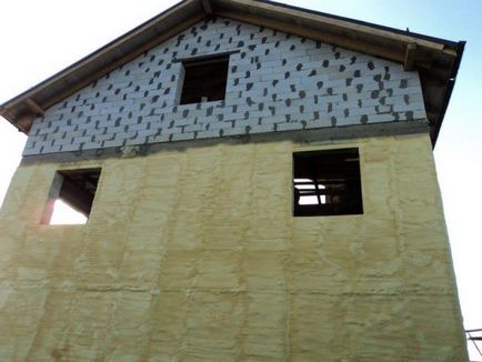 Затоплянето къщи на пяна блокове извън него - приложени материали