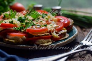 Пържени тиквички с домати и чесън, рецепта със снимка