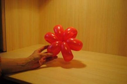 Как да си направим цвете от колбаси топки