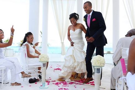 27 невероятни сватбени традиции от цял ​​свят, които можете да приложите към вашата сватба
