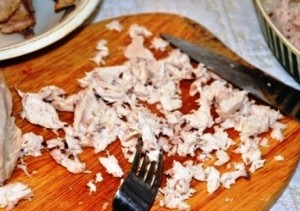 Ананас салата с пиле и гъби - рецепта със снимки