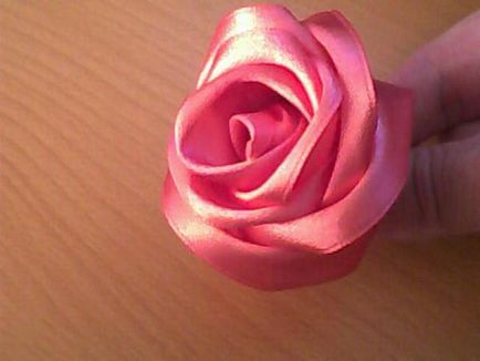 Rosebud изработена от коприна панделка (снимки, видео) - Технополис утре