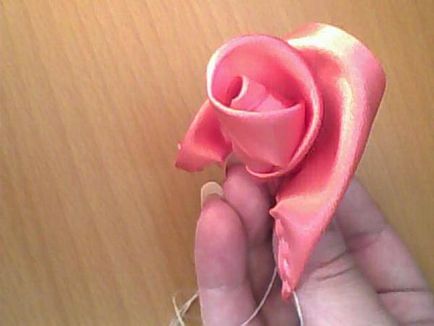 Rosebud изработена от коприна панделка (снимки, видео) - Технополис утре (рози) Rosebud изработена от коприна панделка (снимки, видео) - Технополис утре