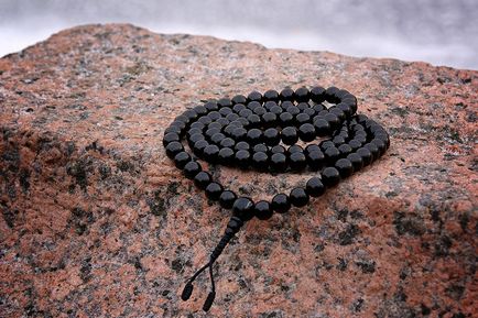 Черен камък (50 снимки) колиета и пръстени с полускъпоценни, както се нарича пръстен, списъкът на бижута (снимка) Черен камък (50 снимки) колиета и пръстени с полускъпоценни, както се нарича пръстен, списъкът на бижута