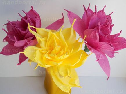 Цветя от салфетки с ръцете си за начинаещи и професионалисти - всички направени със собствените си ръце