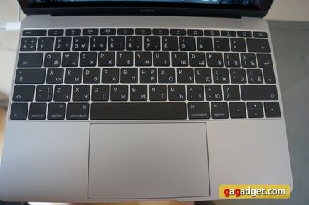 Има две седмици има живот без USB в новия MacBook