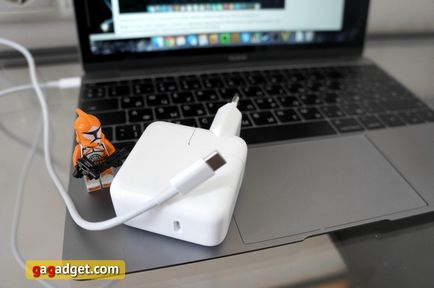 Има две седмици има живот без USB в новия MacBook