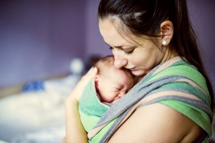 Хълцането при новородени защо бебето хълца след хранене, какво да правя
