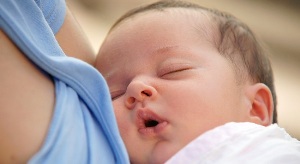 Хълцането при новородени причини и лечение