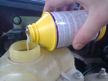 Инструкции за премахване на течове за охлаждане в автомобилите радиатор - причини счупване, видео и т.н.