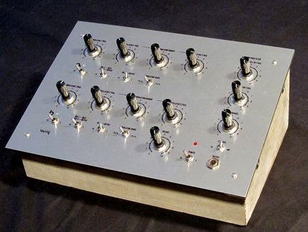 Производство DIY-синтезатор - странен шум генератор - (странен звук генератор)