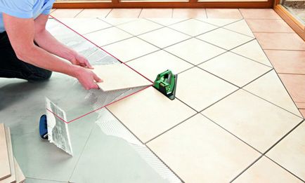 Как да се плочки върху плочки на пода със собствените си ръце