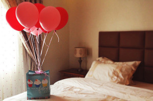 Как творчески подарък балони, дай Mari