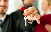 Как да се намери апартамент без посредници, за да се отстранят двустаен апартамент за дългосрочно