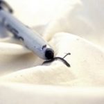 Как да изпере дрехите с писалка с филцов връх (бяло и цветно)