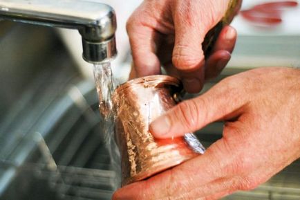 Как да се почисти месинг бронз у дома