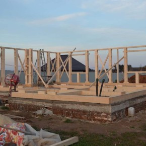Как да се изгради една дървена къща с ръцете си (74 снимки)