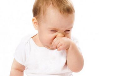 Как правилно и безопасно да измиете носа кърменето на бебето