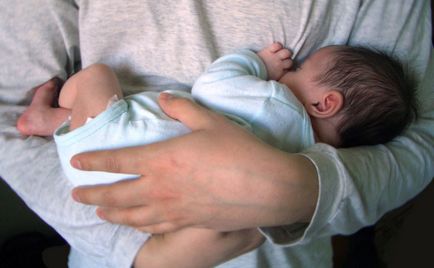 Как да се сложи да спи новороденото
