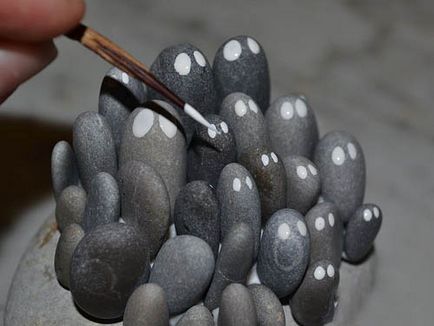 Как да рисувате камъчетата и камъни с акрилни бои