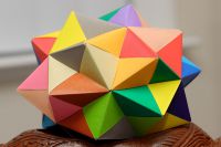 Как да си направим icosahedron от хартия в стъпки 1
