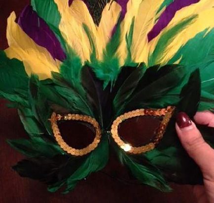 Как да направите красива карнавална маска