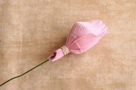 Как да си направите роза от гофрирана хартия