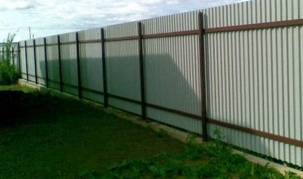Как да си направим ограда от метални листове с ръцете си 1