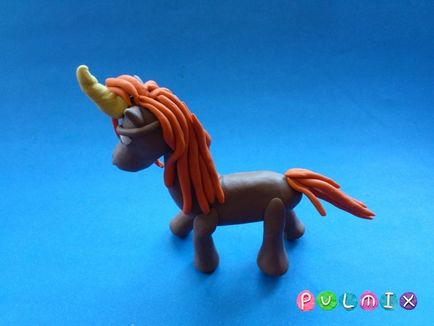 Като слепи Unicorn етапи от пластелин (глина) Като слепи Unicorn етапи от пластелин