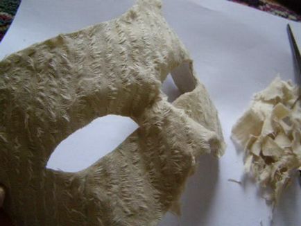 Карнавални маски със собствените си ръце, изработени от папие маше