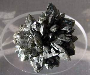 Radiant или пирит и Marcasite терапевтични магия каменни свойства, особено при избора на продукти с