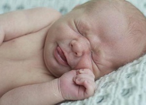 Новородените често хълцане трябва да се притесняват