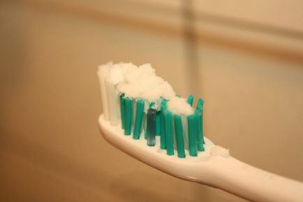 Избледнявам зъби у дома, без вреда традиционни и съвременни методи