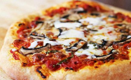 Пица с домати и сирене рецепта