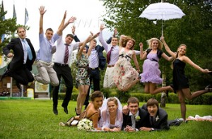 Редът на сватба забавление на гостите по време на сватба разходка