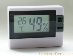 Инструментът за измерване на влажността на въздуха в апартамент, стая