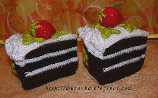 Colorful щастие шоколадова торта с ягоди