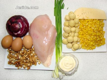 Салата - ананас - с пиле и гъби