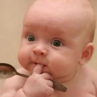С един месец, за да привлече дете (дете) С един месец, за да привлече дете