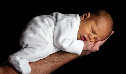Мечтай мечтата тълкуване на това, което бебето в ръцете си, за да се запази едно новородено дете в съня