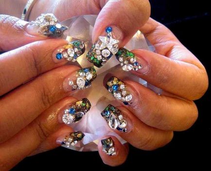 Кристали за нокти, маникюр с кристали на ноктите