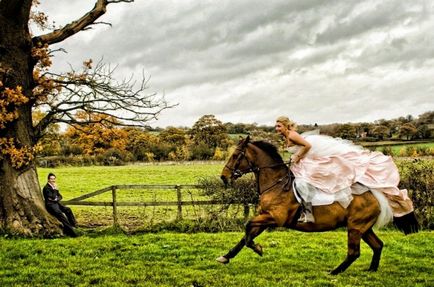 Сватбена фотосесия с коне