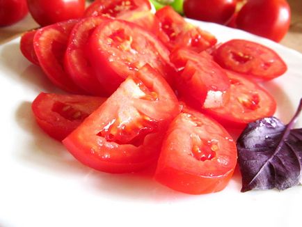Топла салата от патладжан и домати, храна XXI век