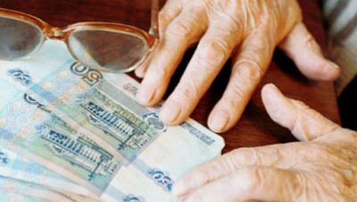 Пенсия за осигурителен стаж за работещите пенсионери преизчисляване и изплащане