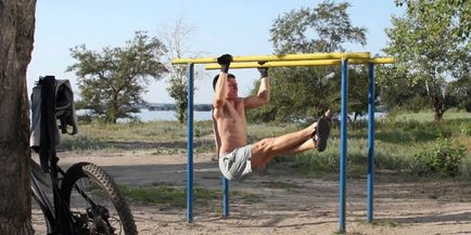 Упражнения по неравни барове - набор от упражнения за помпане на различни мускулни групи