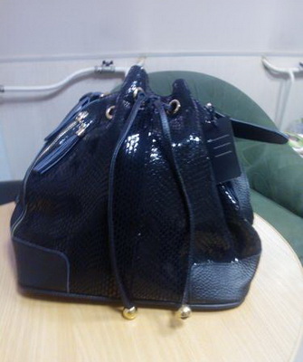 Кожи за чанти и правят това, което кожни чанти релефни велур, лазерна обработка