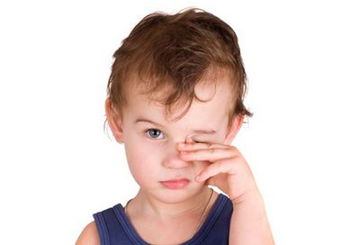 Вътрешна обработка ечемик на окото на детето