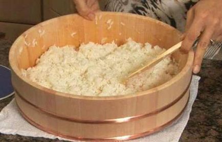 Какво добавя към ориз за суши